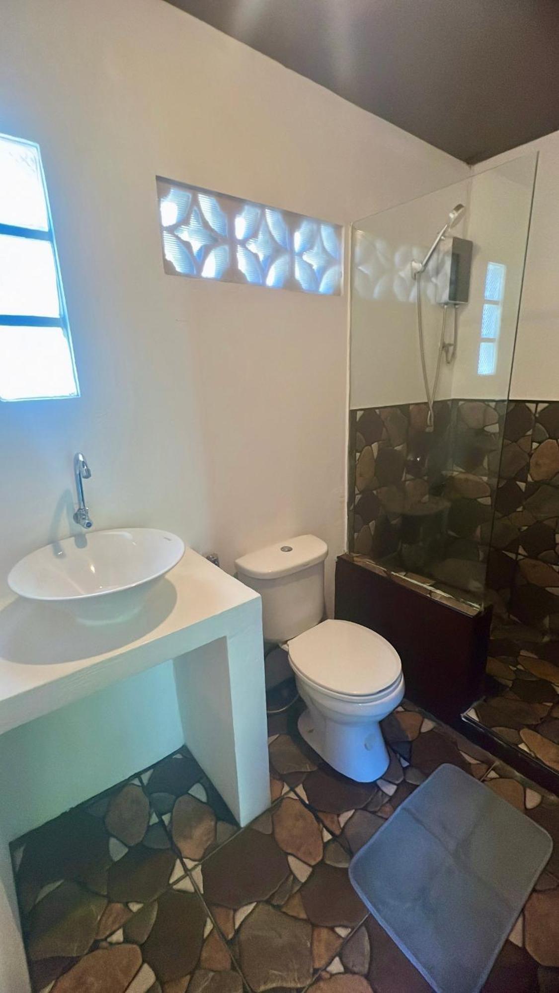 Yay Lodge Siargao, Private Room 1 With Ac & Hot Shower And Fast Starlink Wifi General Luna (Surigao del Norte) Exterior foto