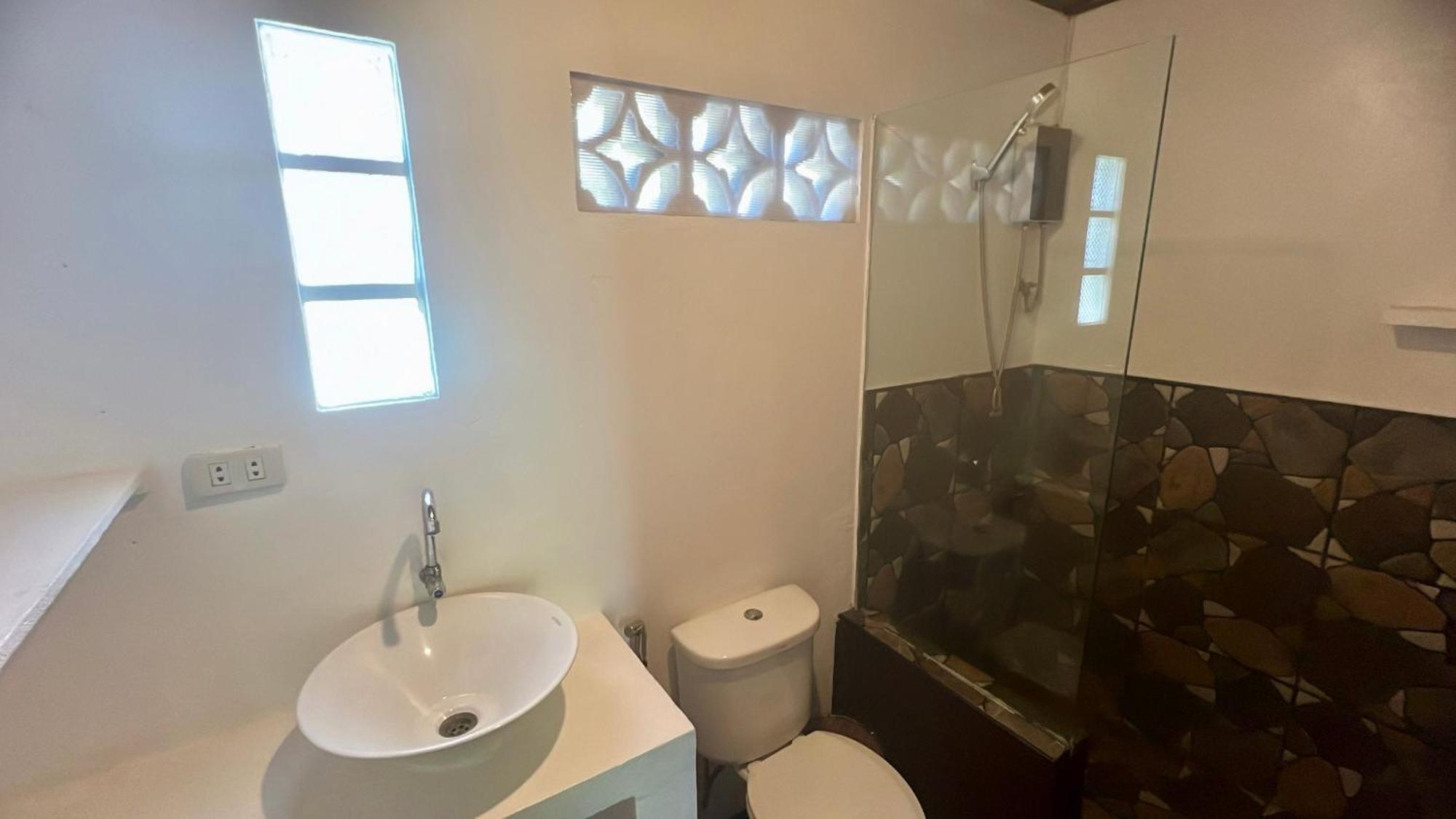 Yay Lodge Siargao, Private Room 1 With Ac & Hot Shower And Fast Starlink Wifi General Luna (Surigao del Norte) Exterior foto