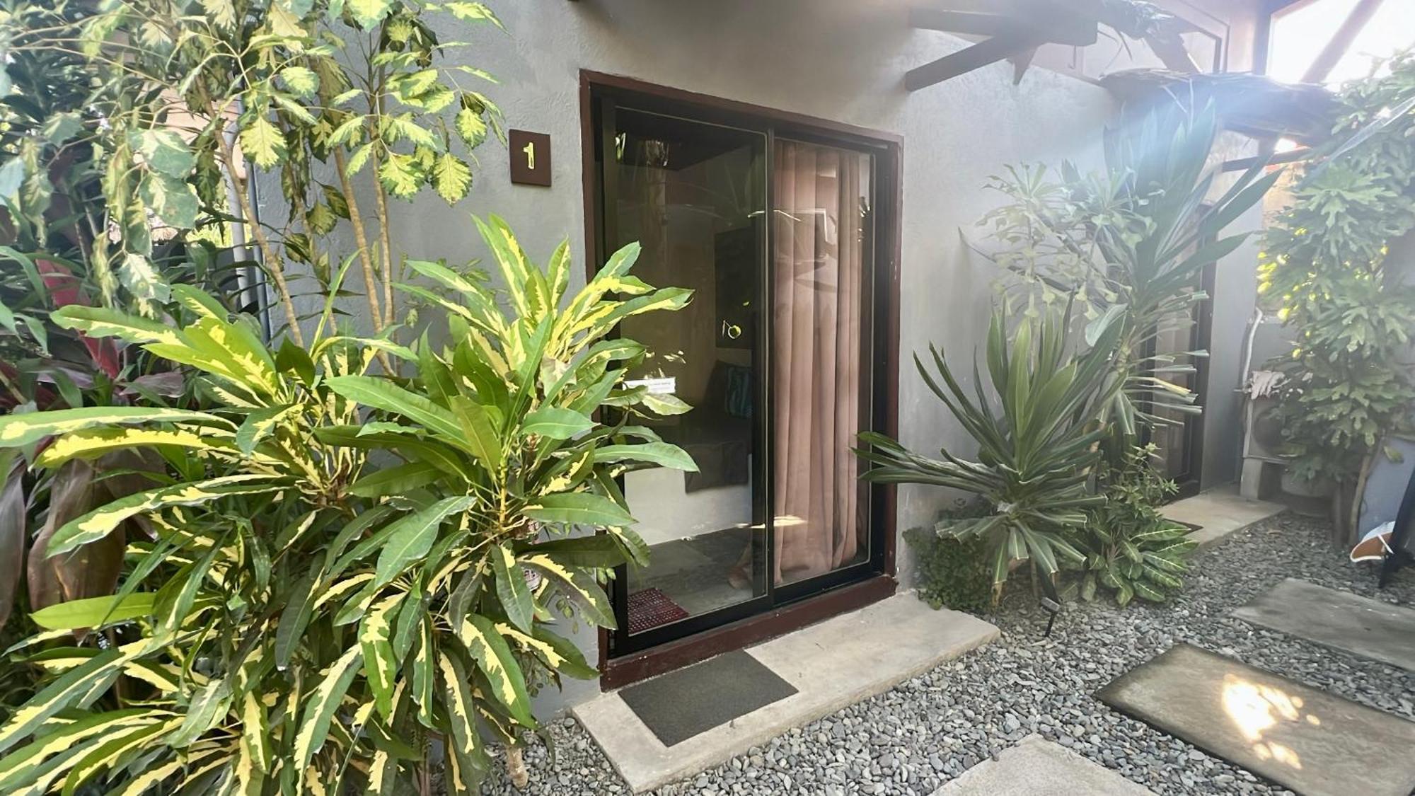 Yay Lodge Siargao, Private Room 1 With Ac & Hot Shower And Fast Starlink Wifi General Luna (Surigao del Norte) Exterior foto